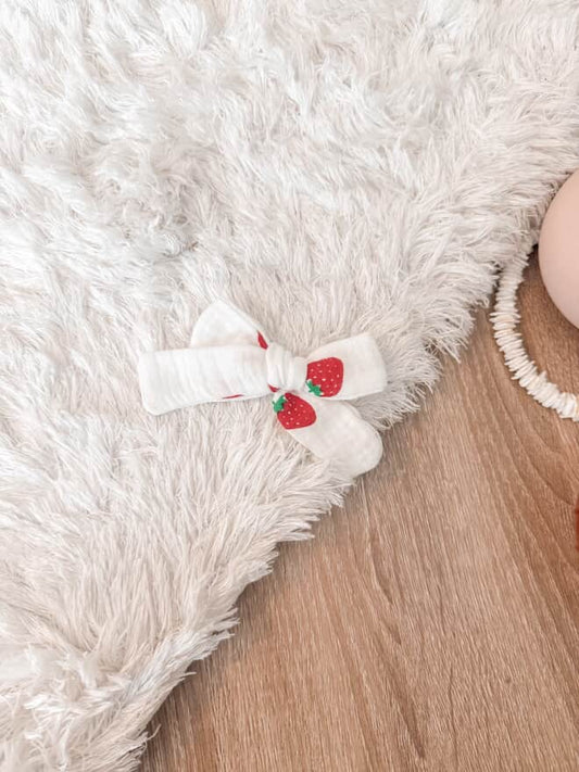 "𝘚𝘵𝘳𝘢𝘸𝘣𝘦𝘳𝘳𝘺 𝘍𝘪𝘦𝘭𝘥𝘴" 𝘉𝘰𝘸