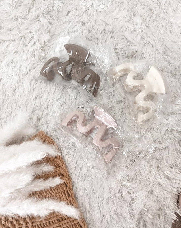 Neutral Claw Clip Accessory