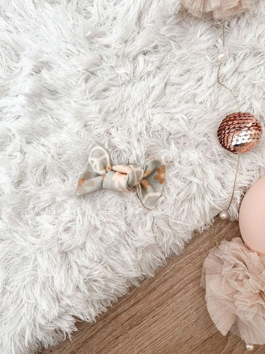 "Peace on Earth" Hair Bow