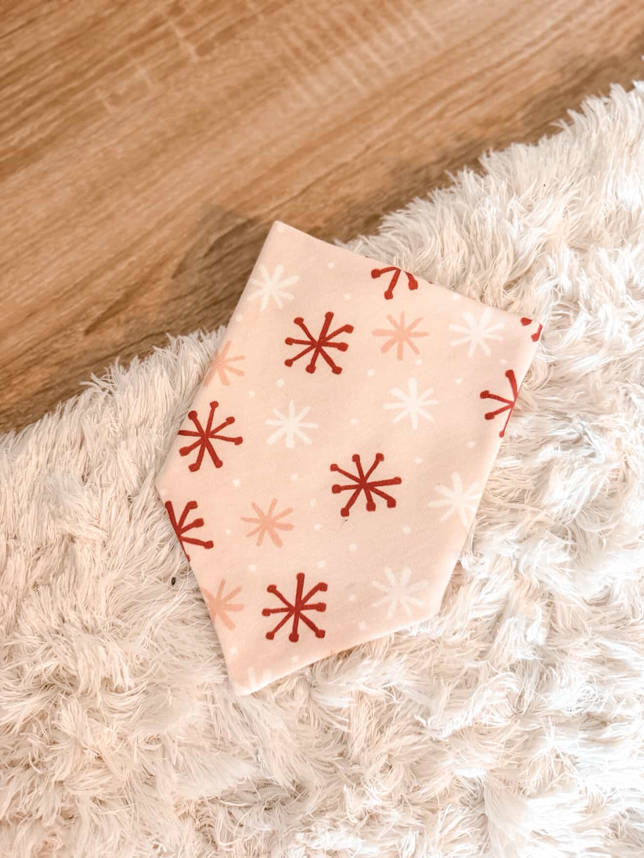 "𝒮𝓃𝑜𝓌 𝒟𝒶𝓎" bandana